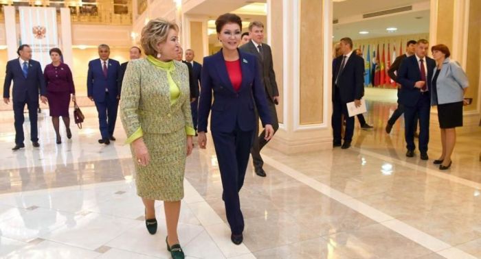 Ресейлік саясаткер Дариға Назарбаеваға ерекше ұсыныс жасады