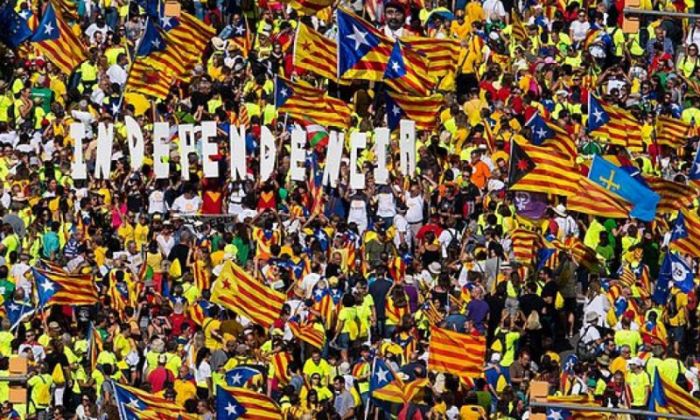 Испаниядағы манифест: Каталония тәуелсіздігінің жақтастары үкіметке наразы