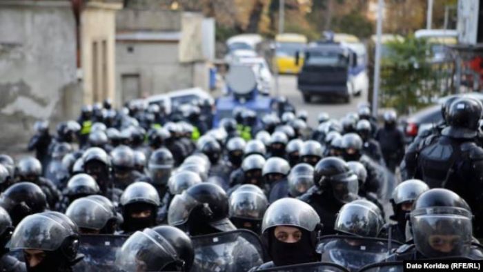 Тбилисиде полициямен қақтығыстан соң наразыларды сотқа тартпақ