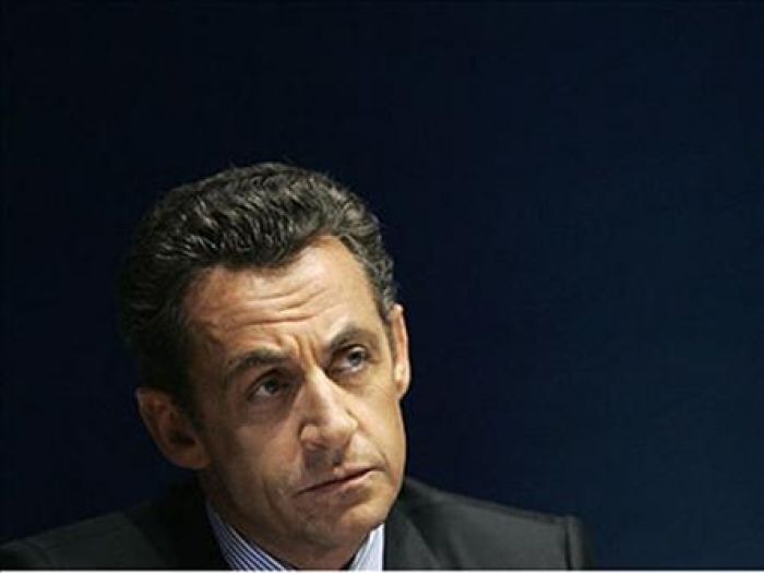 Саркози сотқа түсініктеме береді