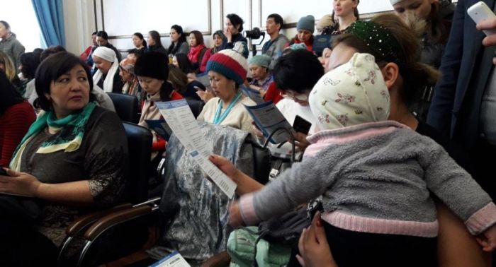 Парламент көпбалалы отбасылардың жәрдемақысына қатысты заңды қабылдады