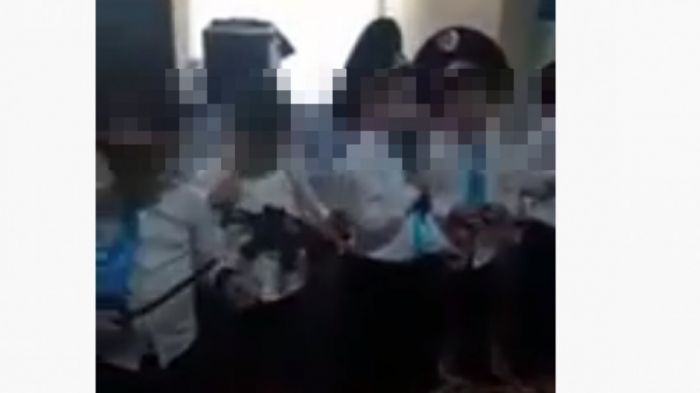 Балаларға "Колбин долой" дегізген қазақ тәрбиешілеріне тықыр таянды