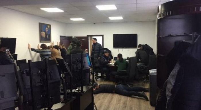 ЭТҚ арнайы операциясы: Finbet букмекерлік кеңсесі заңсыз жұмыс істеді деген күдік бар 