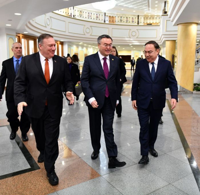 АҚШ мемлекеттік хатшысы Майк Помпео Қазақстанға келді