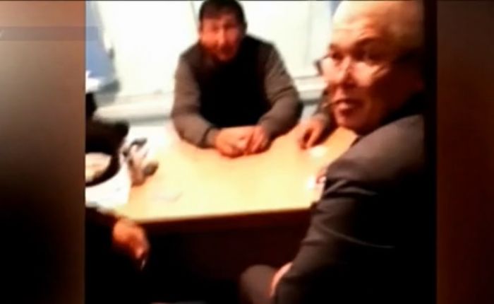 Түркістан облысында әкім кабинетінде масқара болды 