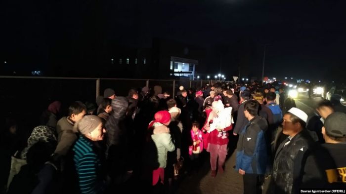 Қырғызстанда шекараға жақын аумаққа шамамен 200 адам жиналды