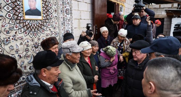 "Адам өлтіргендер жазасын алады": Сапарбаев Дархан Әбдірахымның отбасына барды 