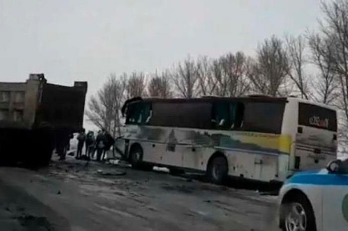 ШҚО-да апатқа ұшыраған автобуста 46 бала болған, оның сегізі ауруханаға жеткізілді