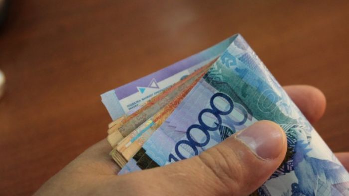 Коронавирус қолма-қол ақша арқылы жұғуы мүмкін - сарапшылар