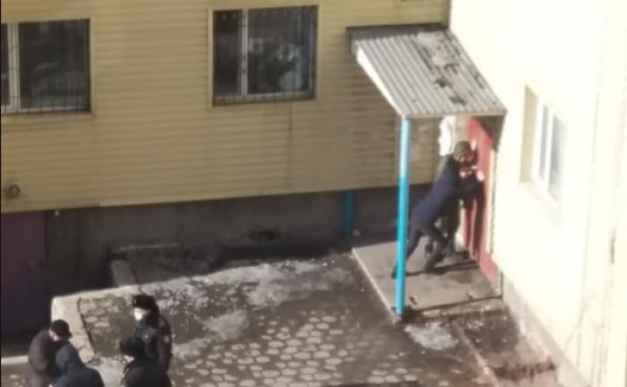 Қарағандыда коронавирустың ошағы табылды: кіреберіске құлып салынды