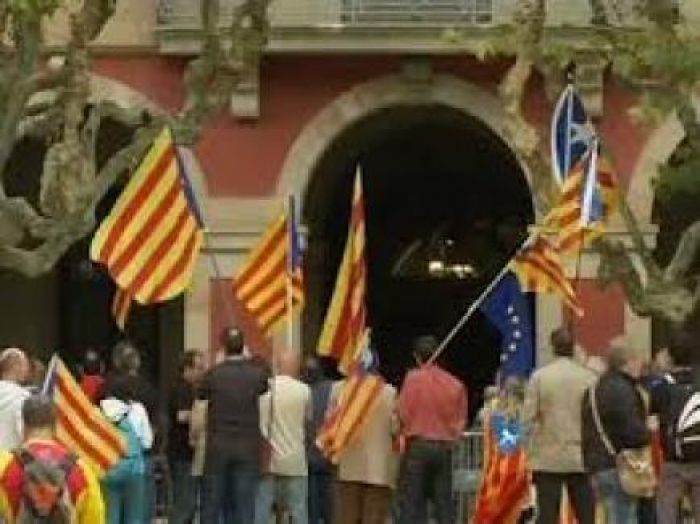 Каталония Испаниядан бөлінгісі келеді