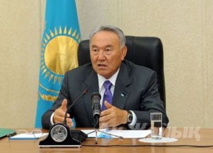 Шенеуніктер халыққа қызмет етуді ұмытпауы тиіс - Назарбаев