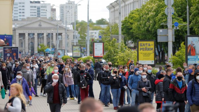 Беларусьте сайлау қарсаңында жаппай тәртіпсіздік болып жатыр