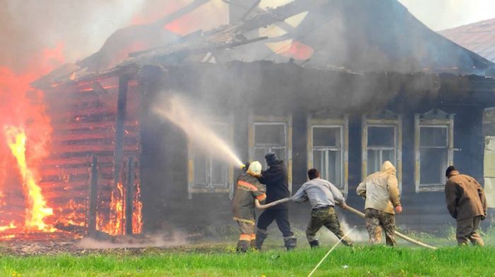 БҚО-да найзағайдан бүтін бір ауыл өртеніп кете жаздады