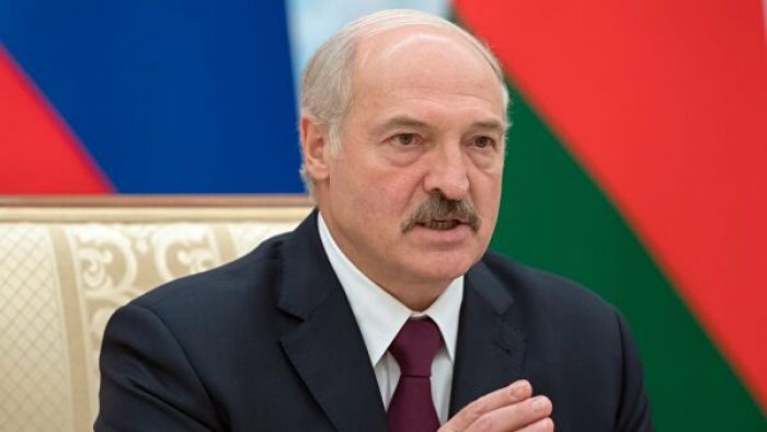 Лукашенко конституцияны өзгертуді ұсынды