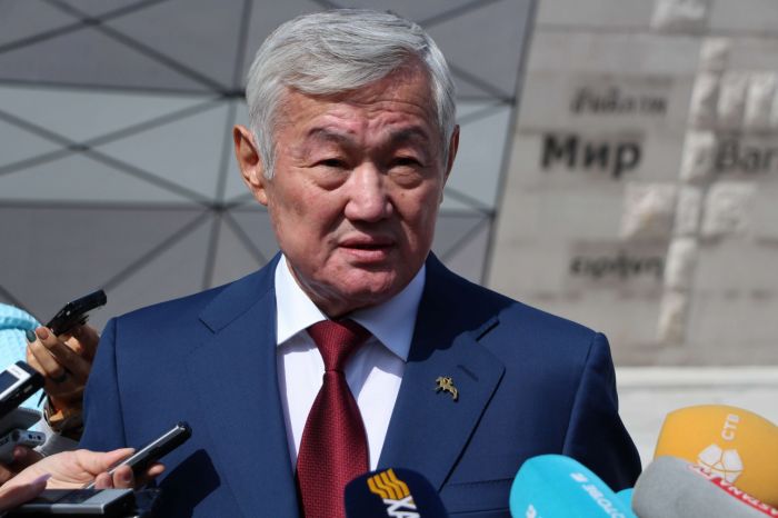 "Қалай тыныш ұйықтайтынын түсінбеймін": Сапарбаев әкімдерге неге шүйлікті