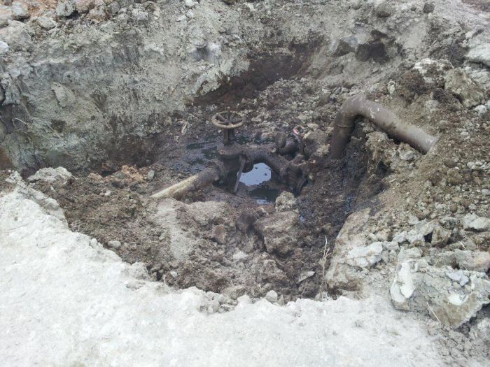 Атырау облысында тұрба құбырынан мұнай төгілді (+фото)