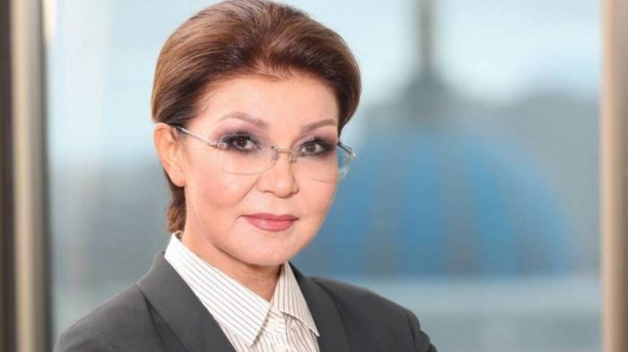 Дариға Назарбаева аты аңызға айналған театрды 75 жылдық мерейтойымен құттықтады