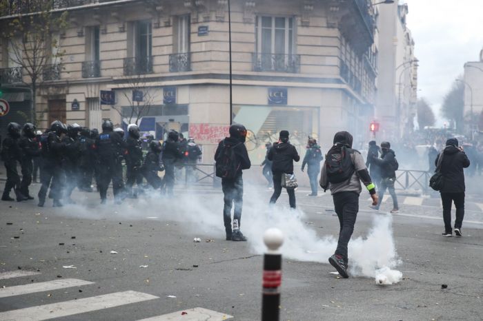 ​Францияда жаңа заңға қарсы наразылық акциялары басталды