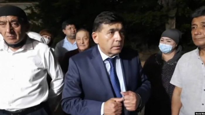 Өзбек билігі жастарды жаңадан құрылған партияларға кірмеуге шақыруда