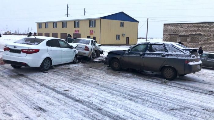 Атырау-Дамбы жолындағы және көктайғақтағы басқа да жол-көлік апаттары