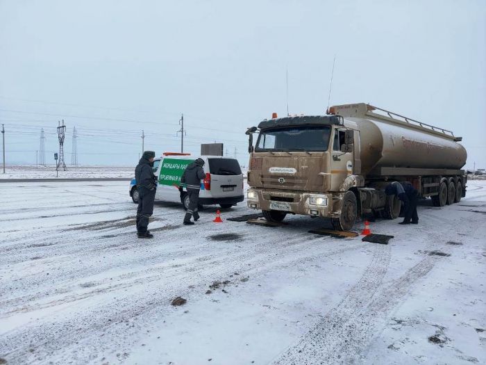 Ауыр жүк көліктері салмақ​ талабын сақтамайды