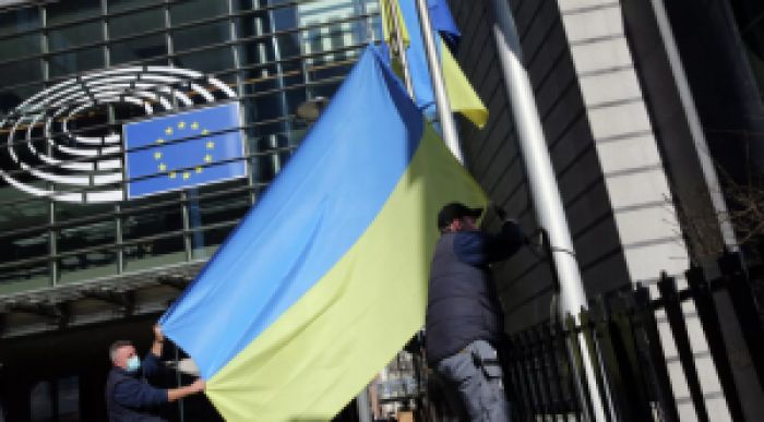 ЕО Ресейдің бұғатталған активтерін Украинаға тапсырғысы келеді 