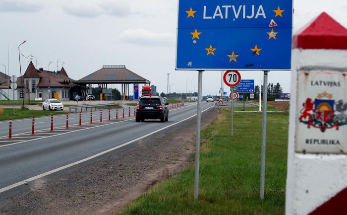 Латвия "екі ел азаматтарын шекарадан жеңіл ережемен өткізу" жөнінде Ресеймен келісімді тоқтатты