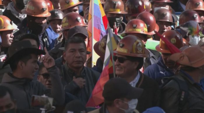 ​Боливияда мыңдаған адам ел президентін қолдап шеруге шықты 