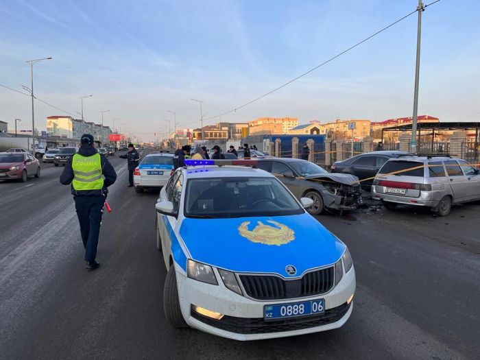 Атырауда үш жол-көлік апаты салдарынан жаяу жүргінші көз жұмды 