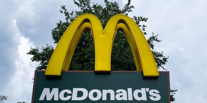 «Біздің ет жарамайды»: McDonald’s-тің Қазақстаннан кетуіне бірнеше себеп бар