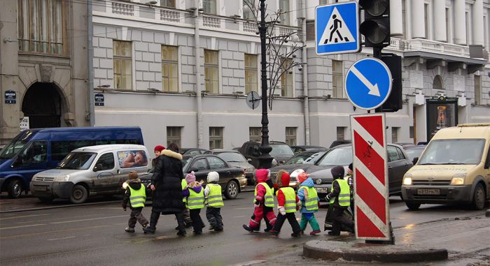 Өзбекстанда жаяу жүргіншілерге жарық шағылдырғыш кеудеше кию міндеттелмек