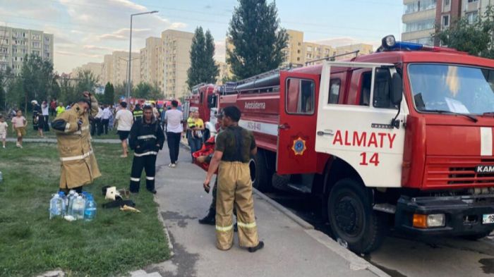 Алматыдағы өрт: Қаза тапқан әйелдің отбасына пәтер беріледі