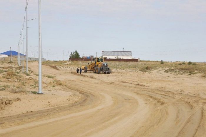 Жылыой ауданындағы бес ауылда жаңа жолдар салына бастады