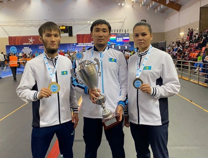 Атыраулық спортшы екі дүркін әлем чемпионы атанды