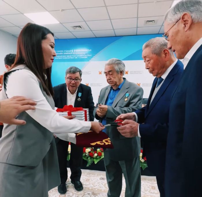 Атырауда жазушы Өтепберген Әлімгереевтің қос кітабының тұсауы кесілді