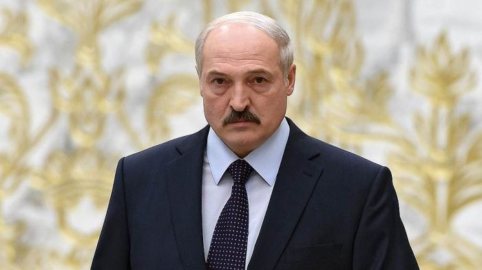 Лукашенко әскери қызметкерлердің азаматтарға оқ атуына рұқсат берді