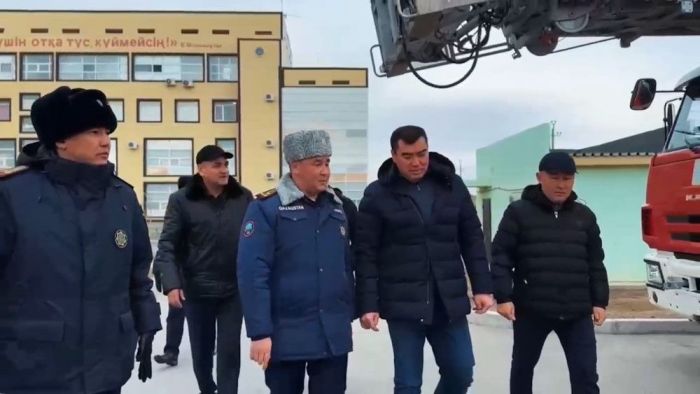 Төтенше жағдайлар министрі Атырау облысынаың су тасқынына дайындығын тексерді 