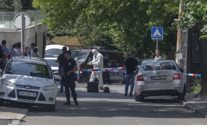 Белградтағы шабуыл: Сербиядағы Израиль елшілігін күзеткен полиция қызметкері жарақат алды