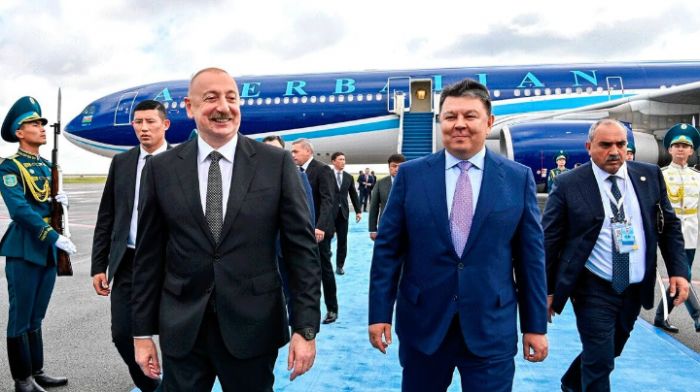 Ильхам Әлиев ШЫҰ саммитіне қатысу үшін Астанаға келді