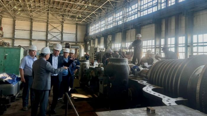 Вице-министр Есімханов Атырау облысының энергетикалық кәсіпорындарында болды