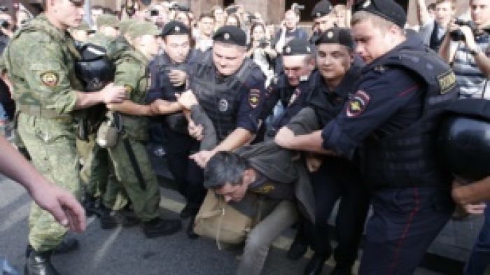 Навальныйды жақтаған ондаған адам ұсталды
