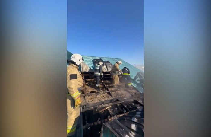 Көкарнада тұрғын үйдің шатыры өртенді