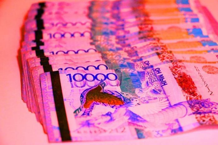 ​Алғашқы "боялған ақша" мердігерге берілді, соның ішінде Мұқыр-Құлсары жолының жөндеу жұмыстары бар