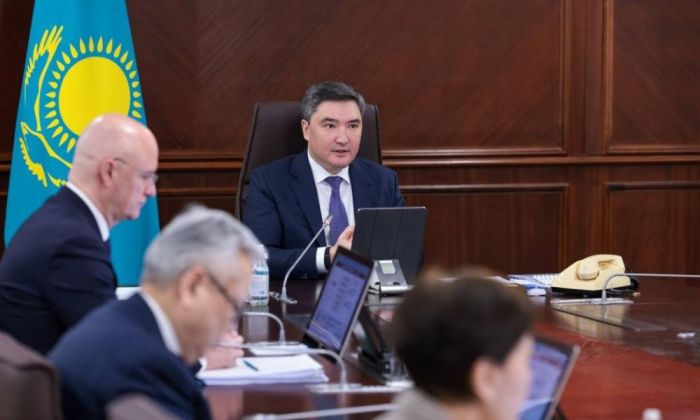 Бектенов: жол құрылысы жобаларының қымбаттауына жол бермеу үшін жерді жедел сатып алу қажет