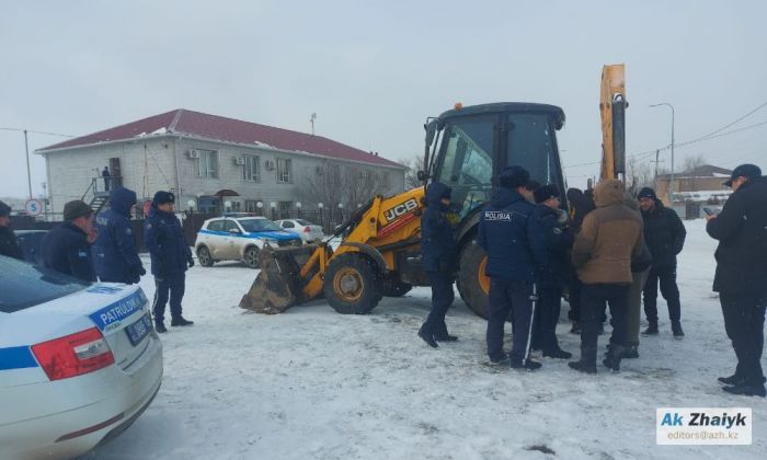 Атыраудағы "PetroRetail RFS" ЖШС-нің мұнай базасына кіре берісте пикет өтті