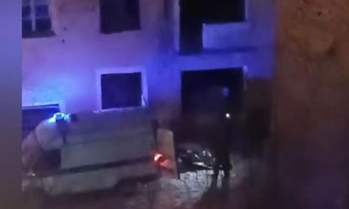 ​Атырауда қараусыз қалған ғимараттан ер адамның мәйіті табылды