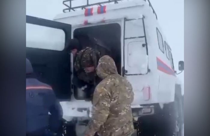 Атырау облысында 10 мұнайшы құтқарылды