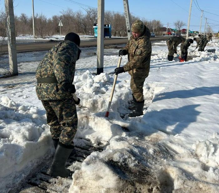Ұлттық ұлан қауіптілігі жоғары аймақтарда қар тазалау жұмыстарына кірісті