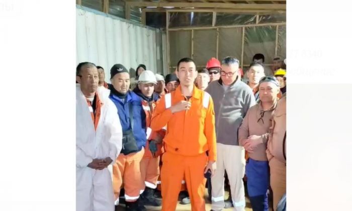 «Бұрынғыша жұмыс істейміз»: Ескенеде жұмысшылар 30/30 жұмыс кестесін қорғады